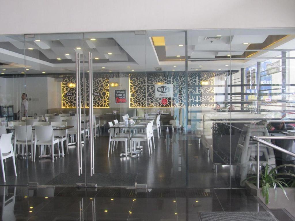 Sequoia Hotel Quezon City Ngoại thất bức ảnh