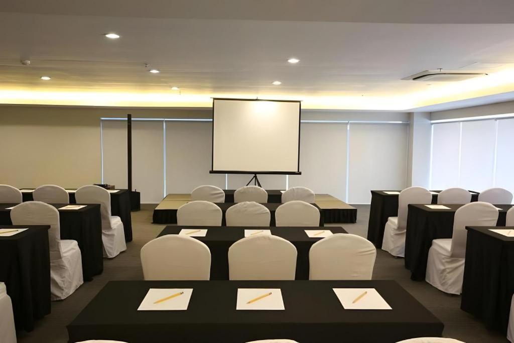 Sequoia Hotel Quezon City Ngoại thất bức ảnh